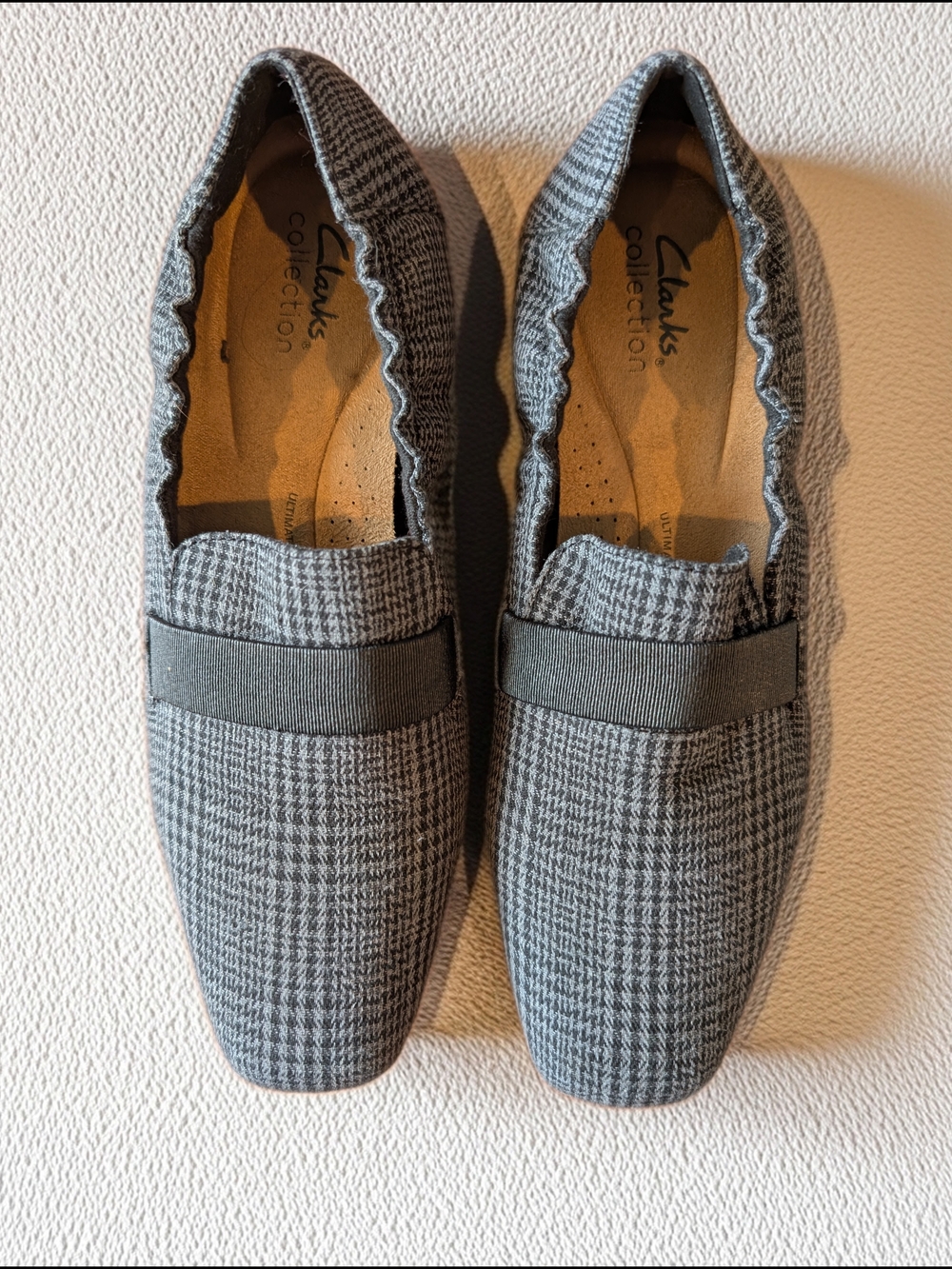 Clarks Women's Gray And Black Slip-On Loafers